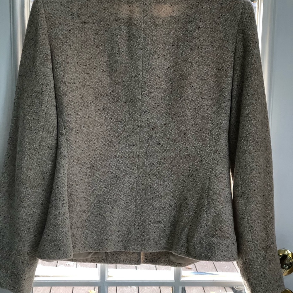 Woman’s jacket - Picture 2 of 4